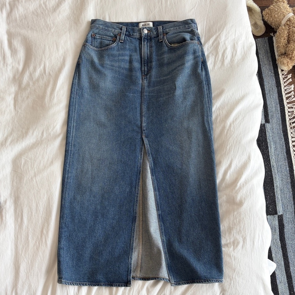 Agolde Straight-Leg Blue Denim Midi Skirt with Front Slit